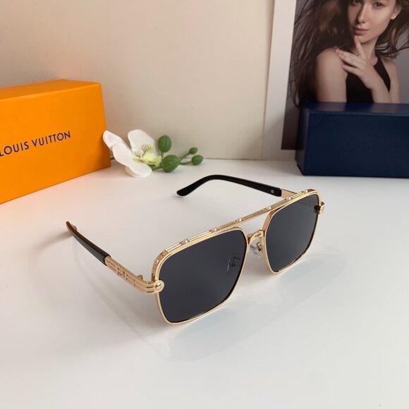 Louis Vuitton Black Wraparound Sunglasses for a Sporty Edge - Picture 2 of 9